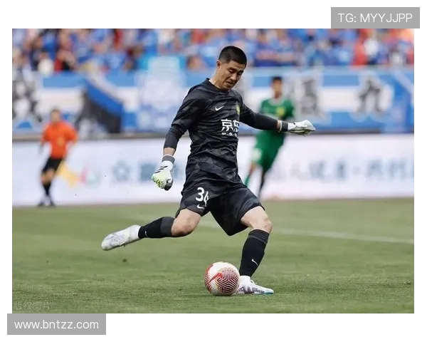 侯森：每次从门里捡球心情沉重 球迷的支持是我们不可或缺的动力